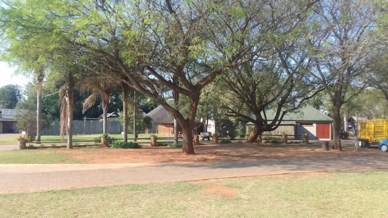 Sundowner Lodge & Caravan Park