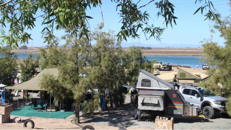 Kuifkopvisvanger Campsite
