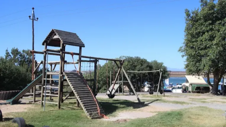 Kuifkopvisvanger Campsite