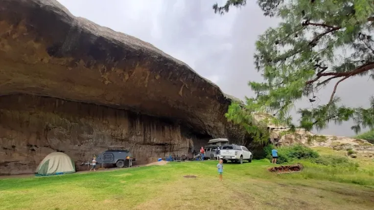 Balloch Cottage and Camping