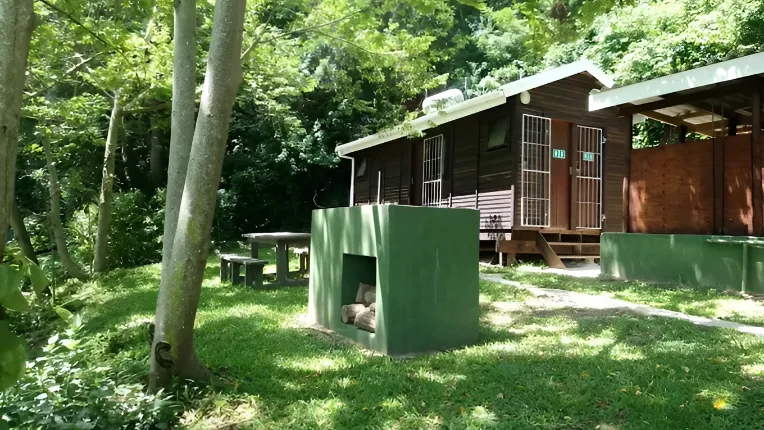 Riverbend Chalets & Campsite