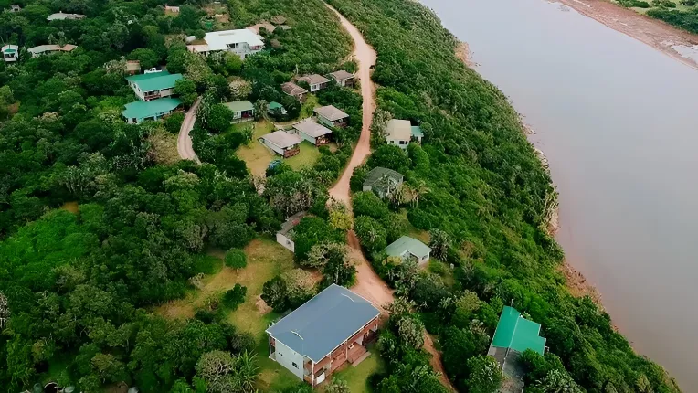 Buccaneers Beach Lodge