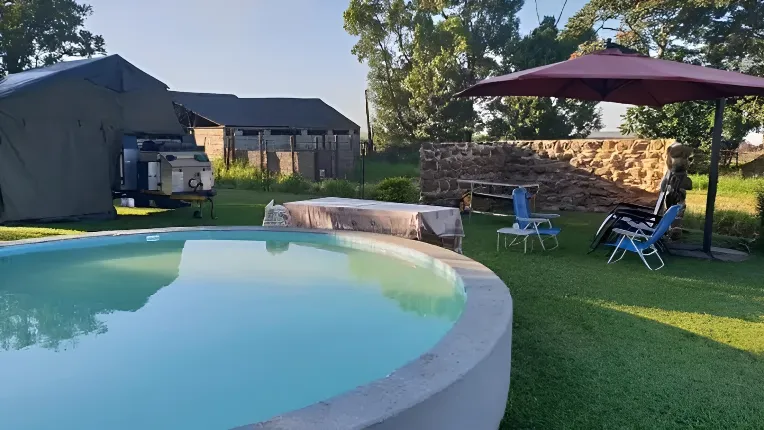 Die Clivia Plaashuis main image