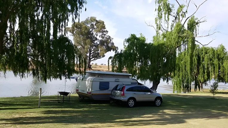 Riverside Country Club & Caravan Park main image